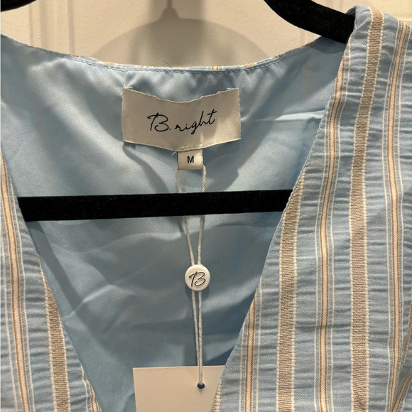 B. Right the label stripped dress sz M - Picture 4 of 4